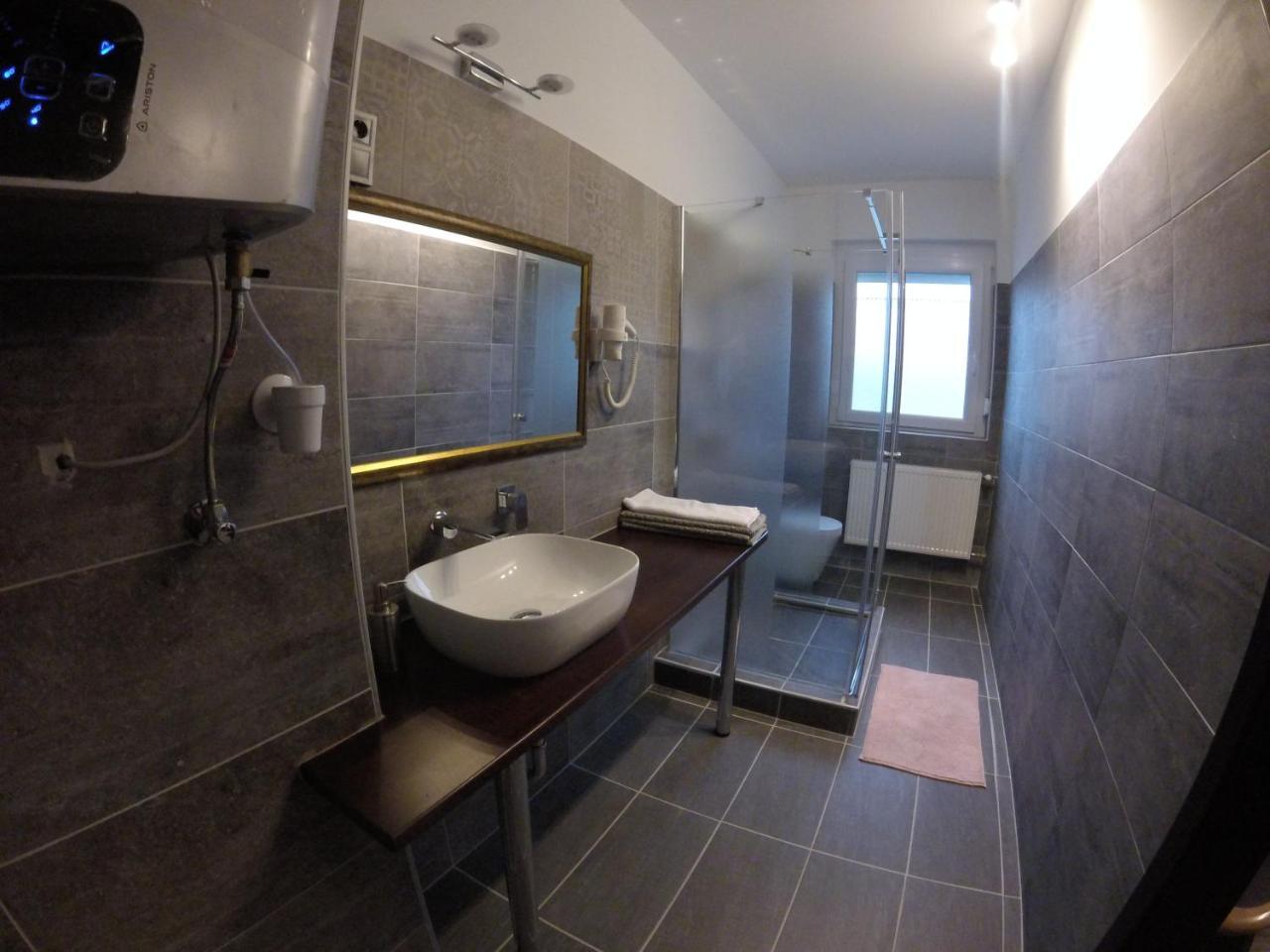 Dozsahaz Hotel Zalaegerszeg Bagian luar foto