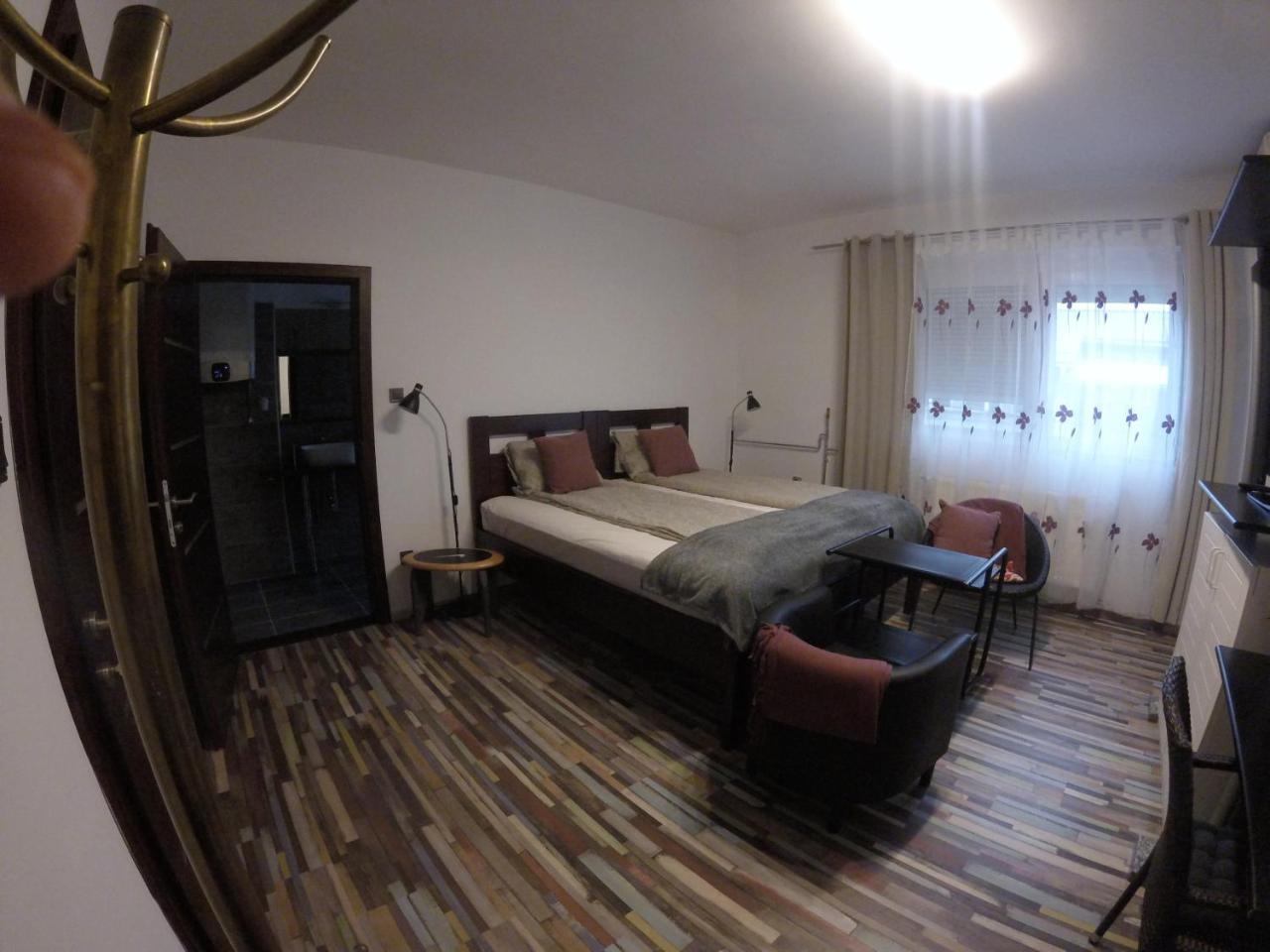 Dozsahaz Hotel Zalaegerszeg Bagian luar foto